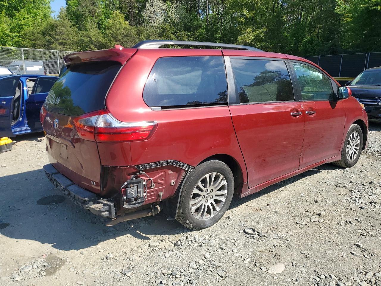 2020 Toyota Sienna Xle 8-Passenger - Фото 3