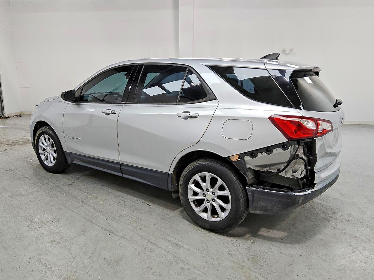 2019 Chevrolet Equinox Ls - Фото 2