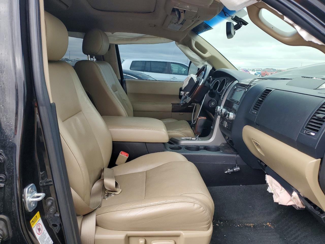 2016 Toyota Sequoia Platinum - Фото 5