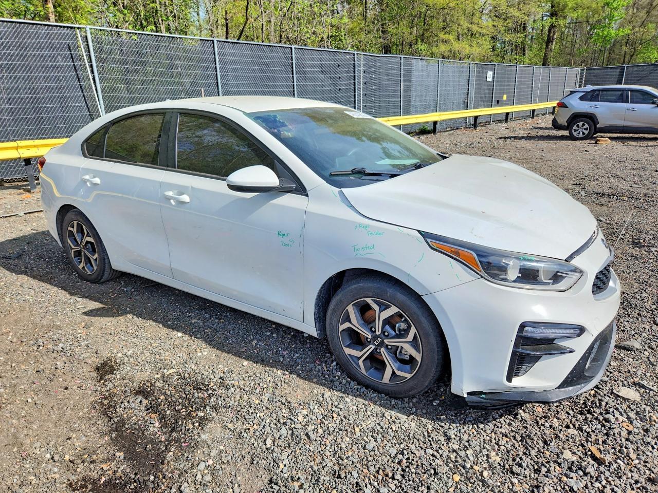 2021 Kia Forte Lxs - Фото 4