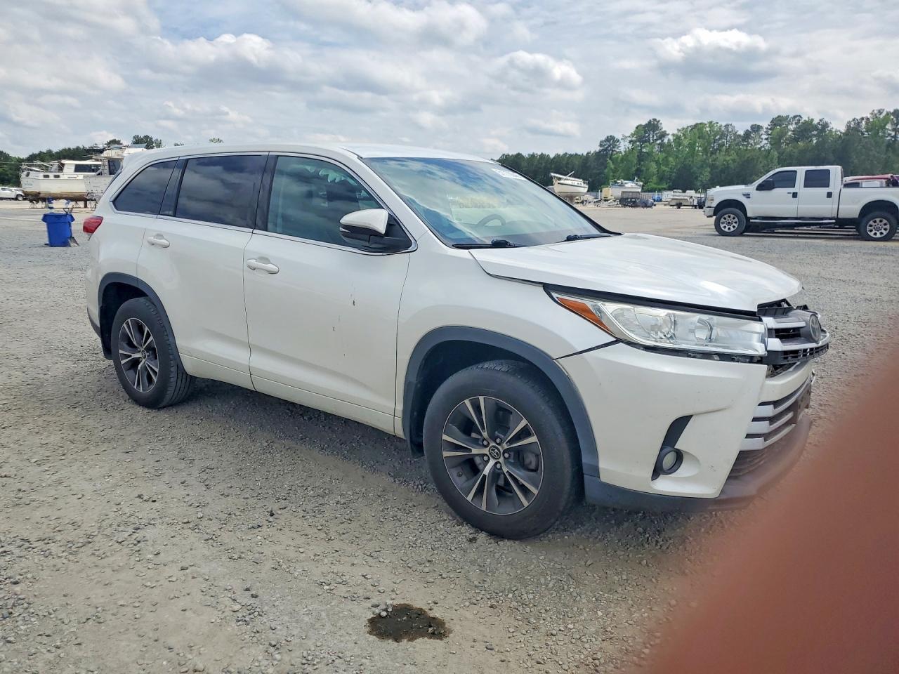 2018 Toyota Highlander Le Plus - Фото 4