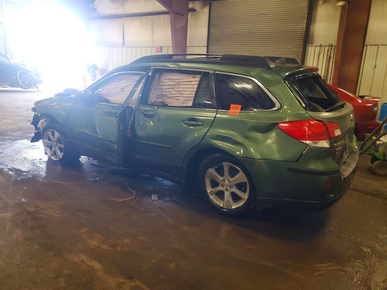 2013 Subaru Outback 2.5I Limited - Фото 2