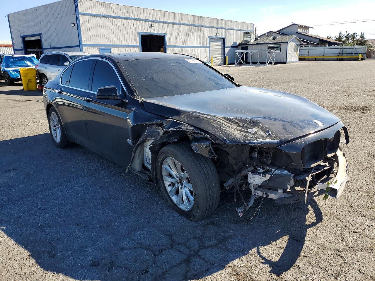 2015 BMW 740 I - Image 4