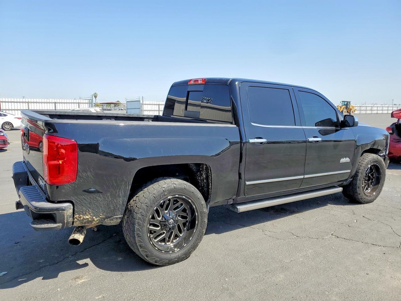 2017 Chevrolet Silverado C1500 High Country - Фото 3