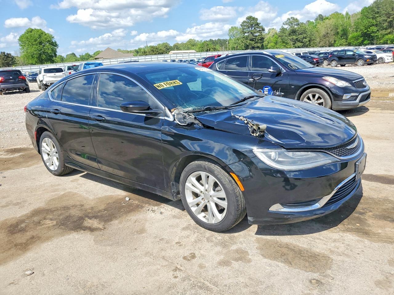 2015 Chrysler 200 Limited - Image 4