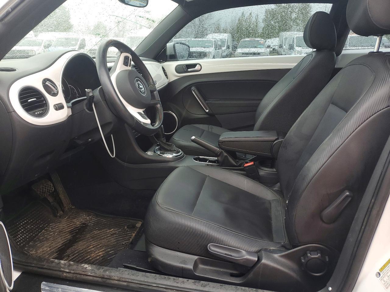 2013 Volkswagen Beetle - Фото 7