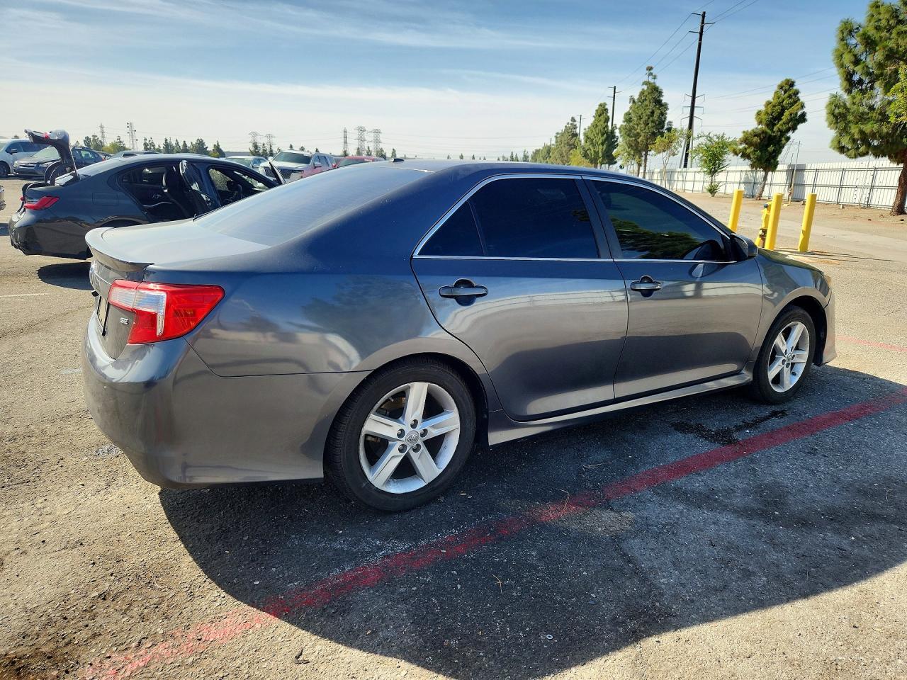 2012 Toyota Camry Se - Фото 3