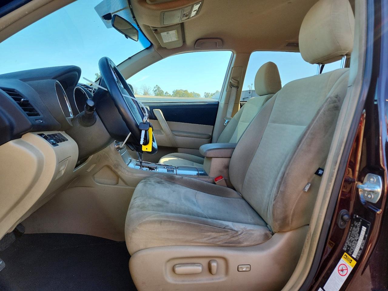 2013 Toyota Highlander Plus - Image 7