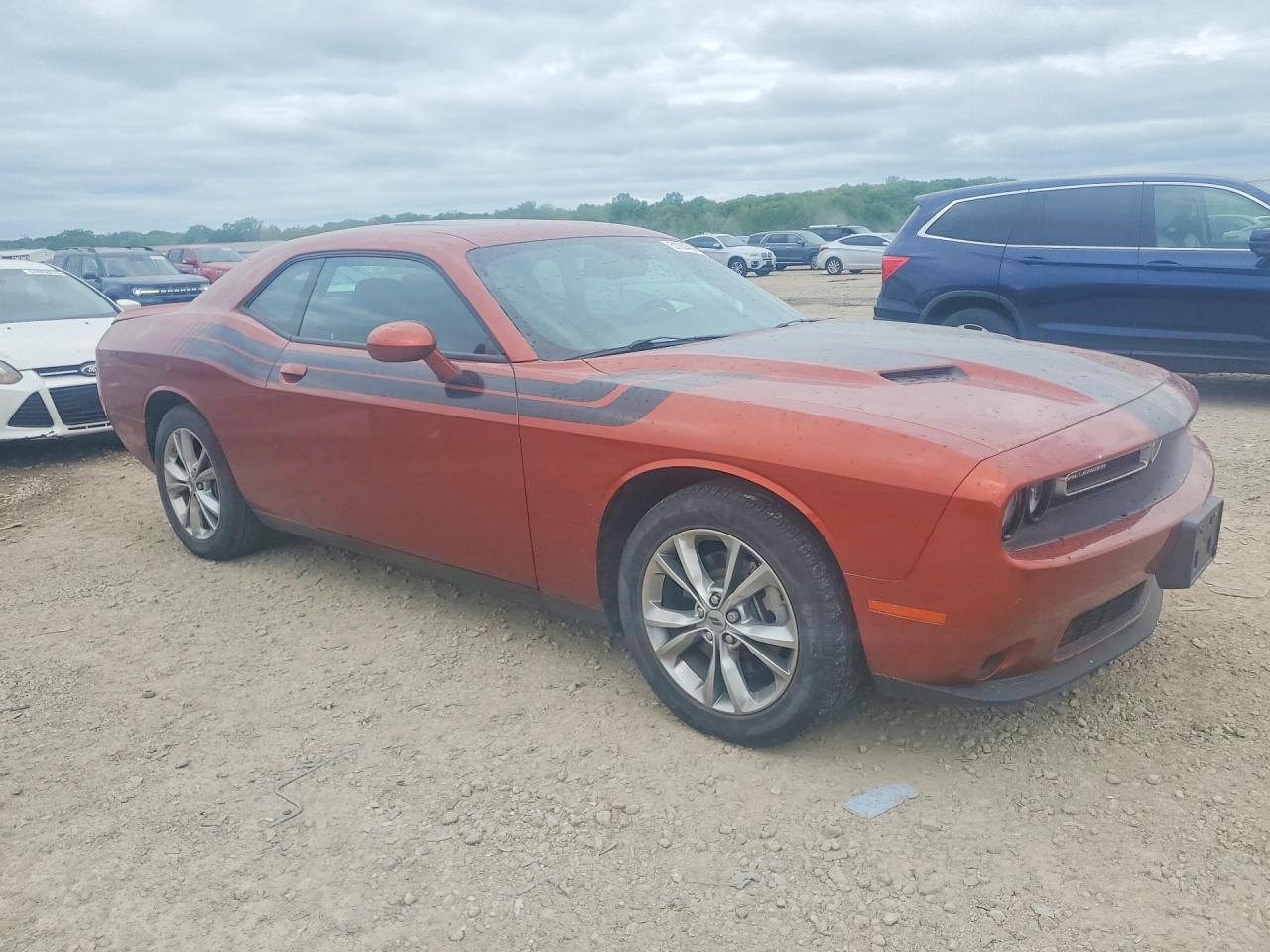 2022 Dodge Challenger Sxt - Фото 4