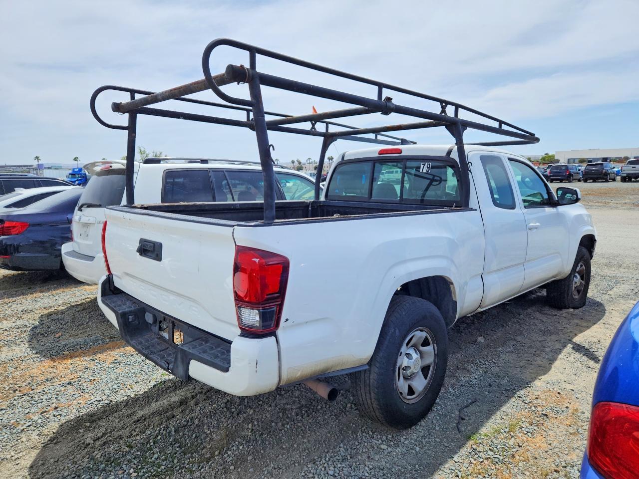 2018 Toyota Tacoma Sr - Фото 3