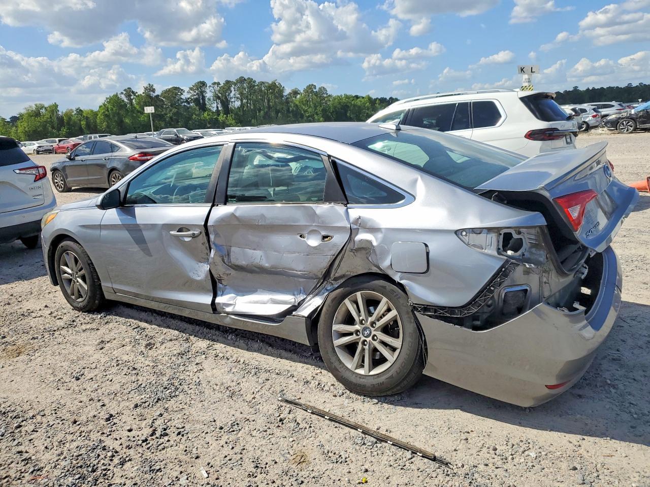 2015 Hyundai Sonata - Image 2