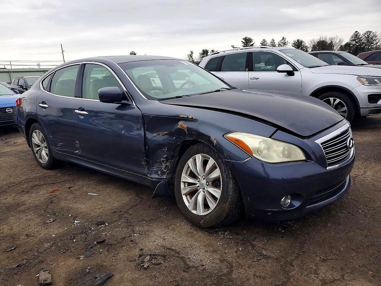 2011 Infiniti M37 X - Image 4
