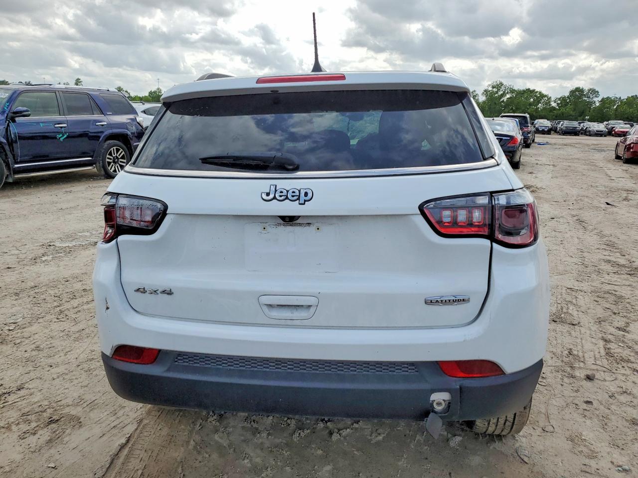 2024 Jeep Compass Latitude - Image 6