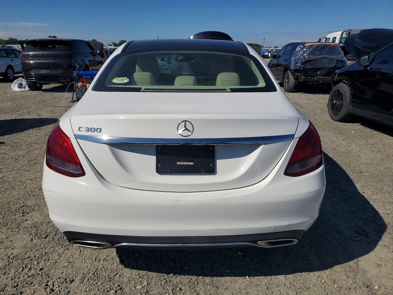 2017 Mercedes-Benz C 300 - Image 6