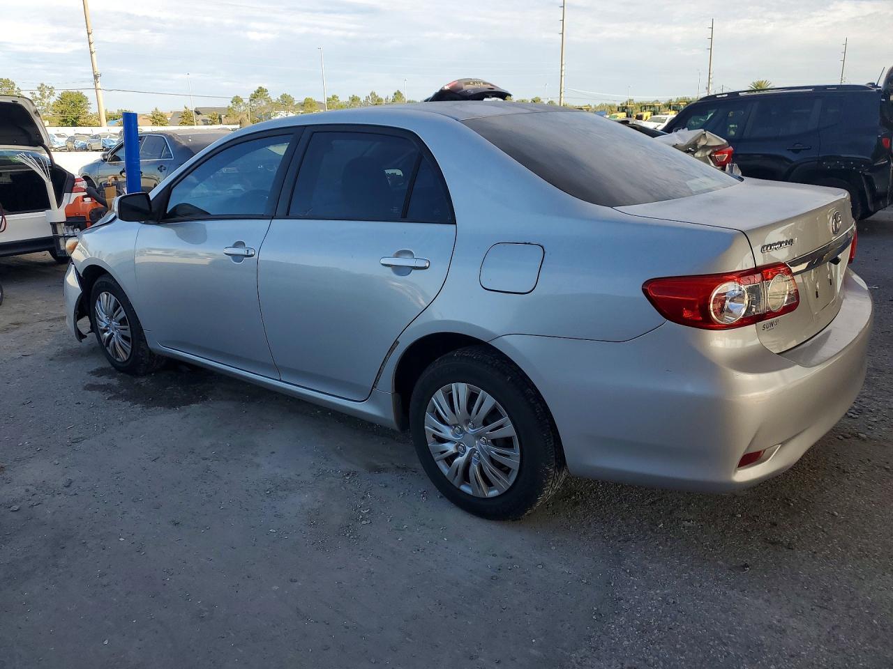 2011 Toyota Corolla Le - Фото 2