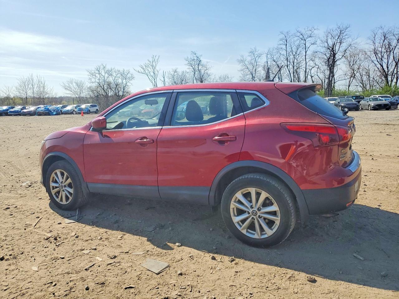2019 Nissan Rogue Sport S - Image 2