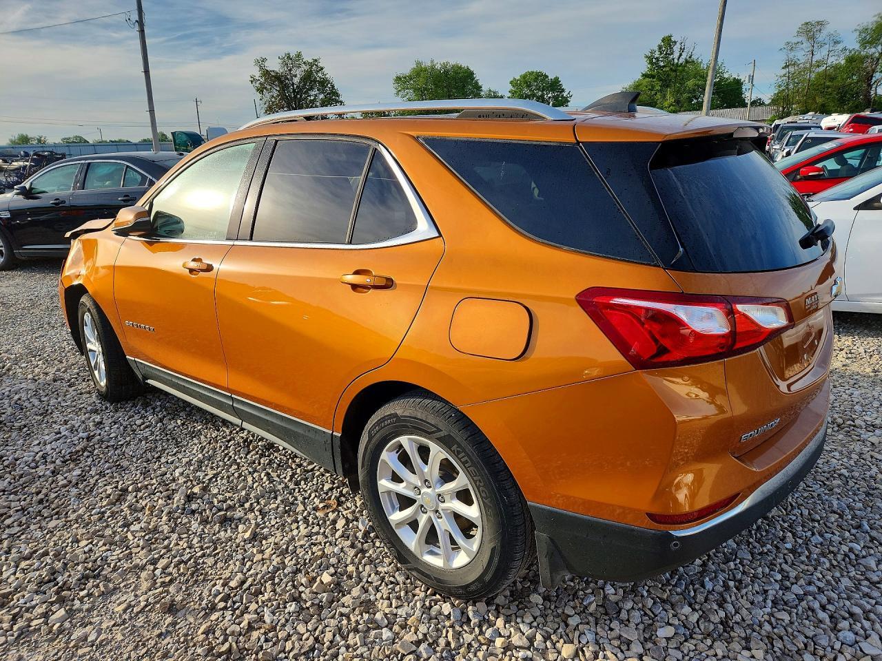 2019 Chevrolet Equinox Lt - Image 2