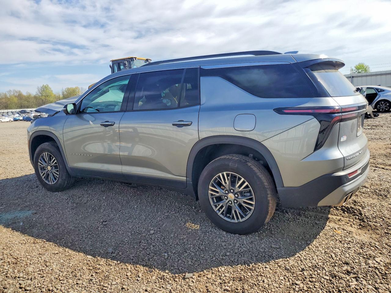 2025 Chevrolet Traverse Lt - Фото 2