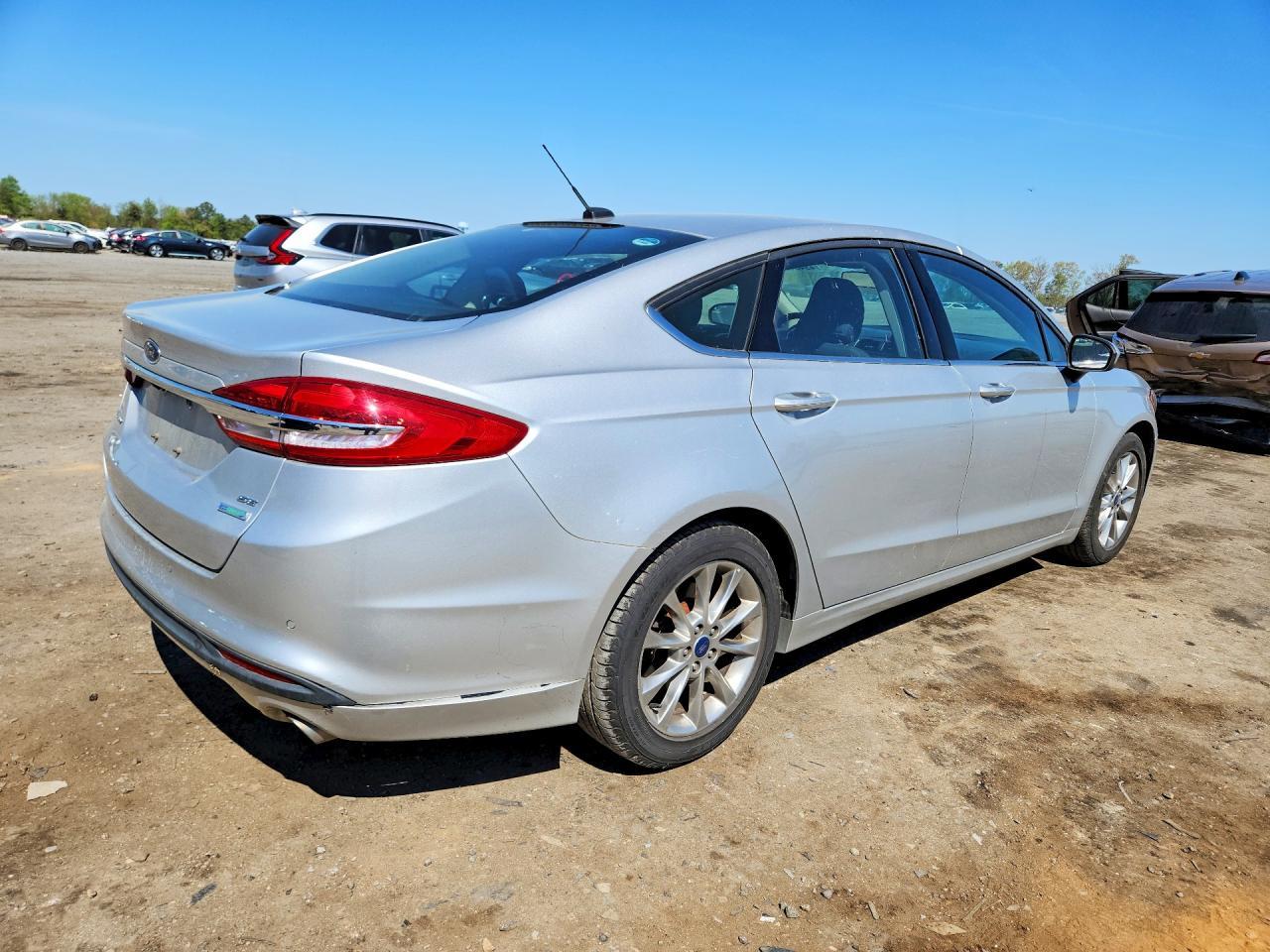 2017 Ford Fusion Se - Фото 3