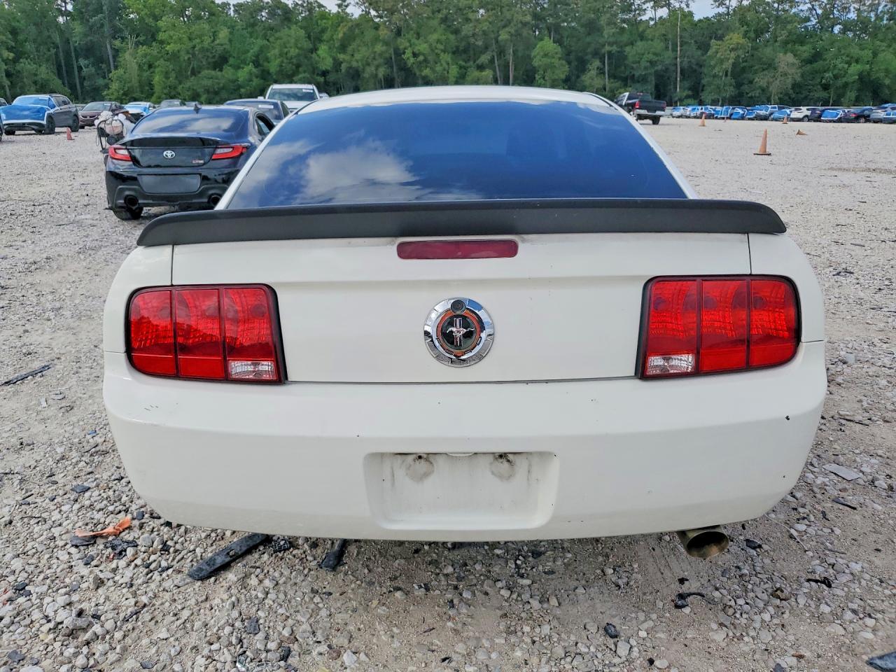 2008 Ford Mustang - Фото 6