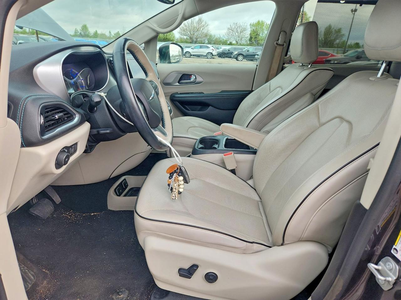 2018 Chrysler Pacifica Hybrid Limited - Image 7