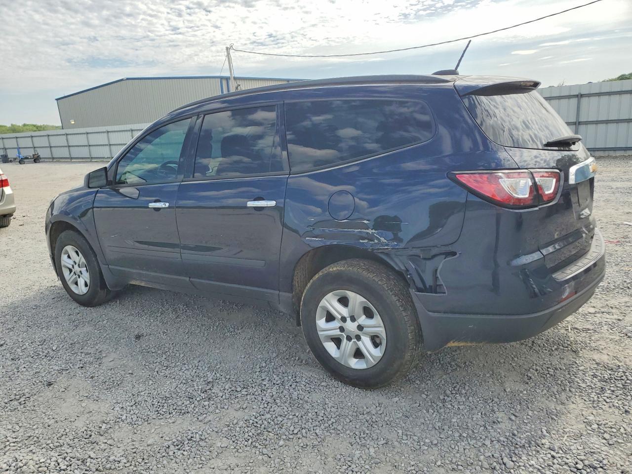 2016 Chevrolet Traverse Ls - Фото 2