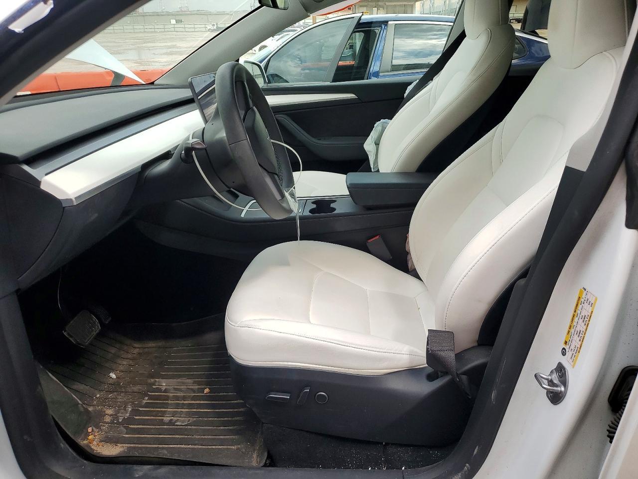 2023 Tesla Model Y - Image 7