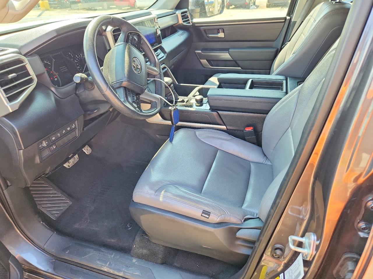 2022 Toyota Tundra Sr5 - Image 7