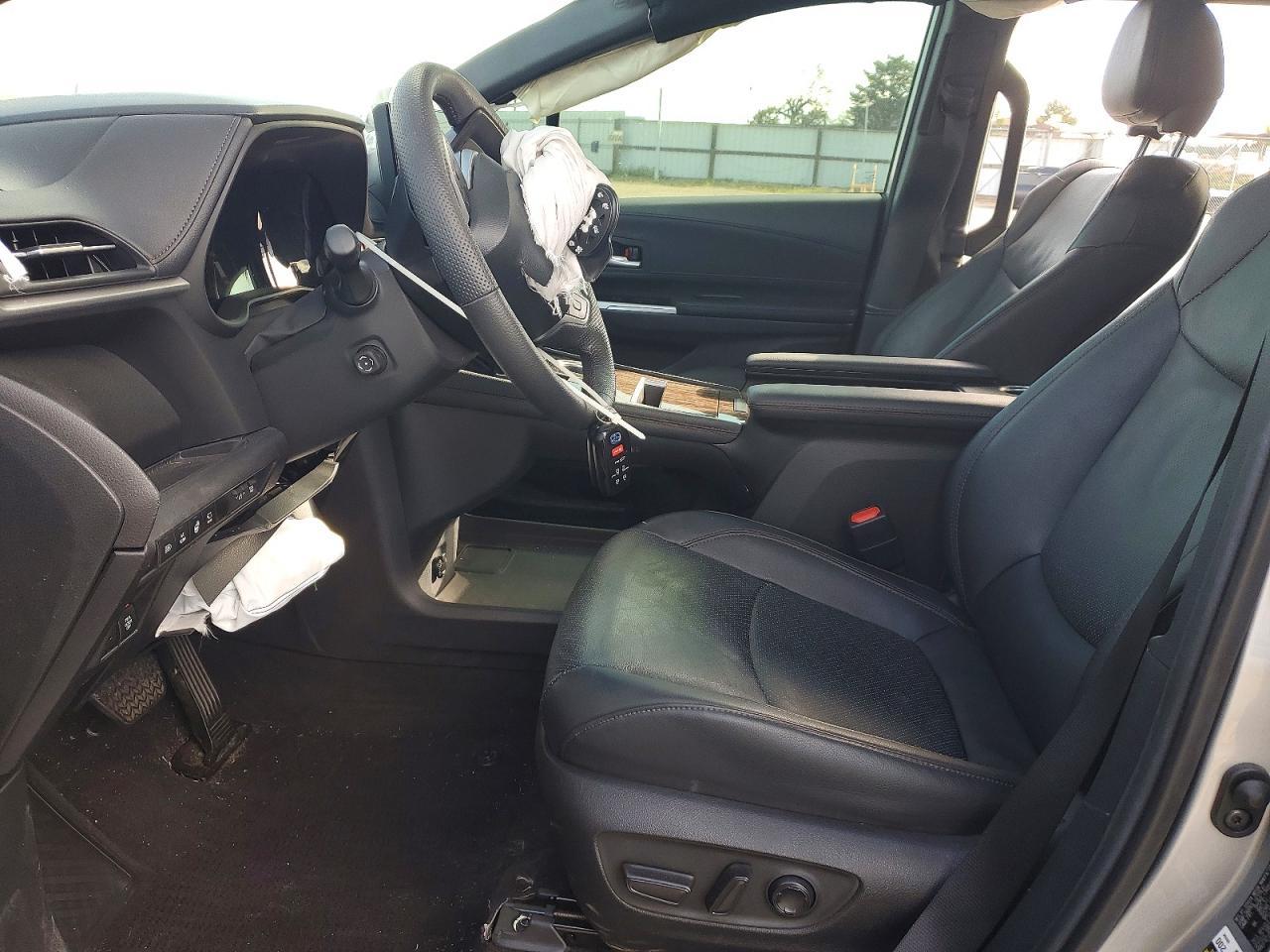 2025 Toyota Sienna Platinum 7-Passenger - Фото 7