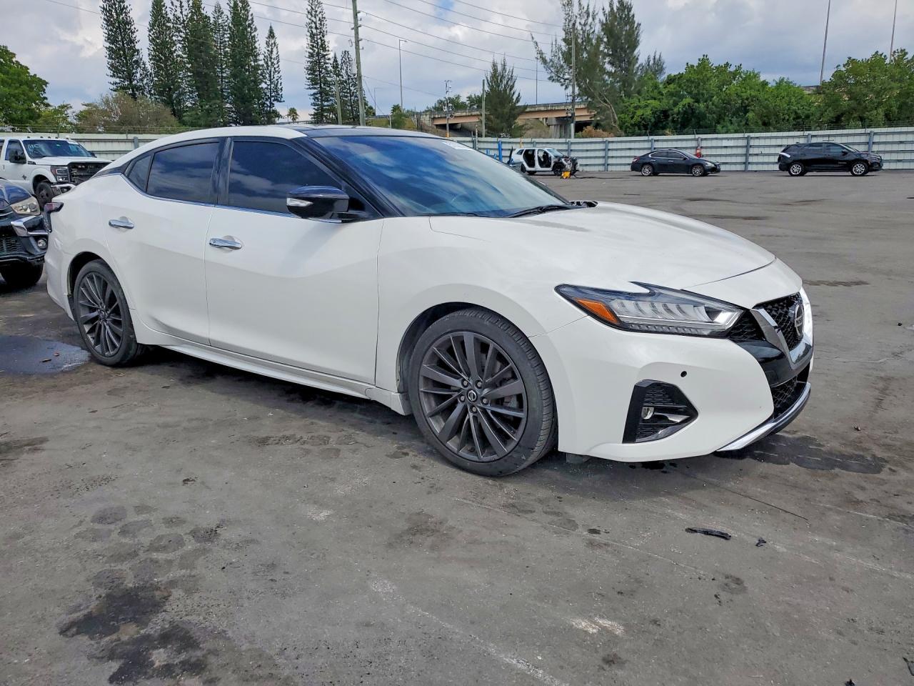 2020 Nissan Maxima Platinum - Image 4