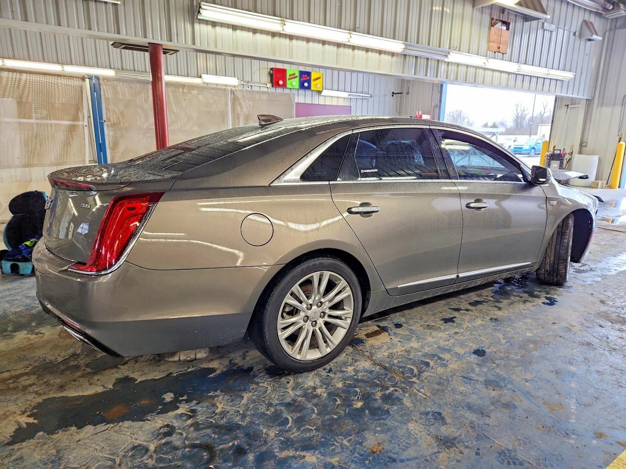 2018 Cadillac Xts Luxury - Image 3