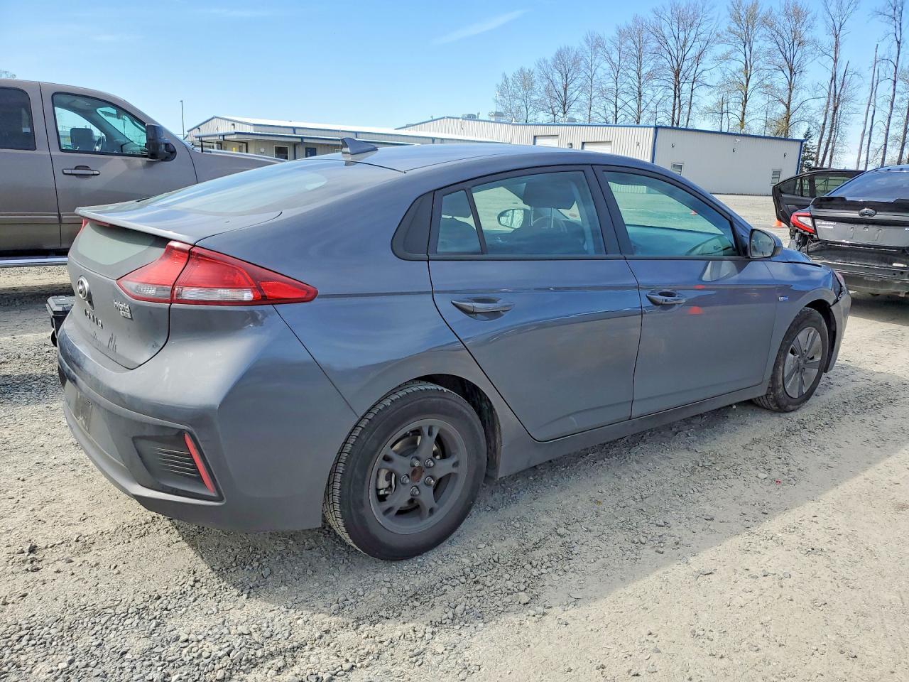 2018 Hyundai Ioniq Hybrid Blue - Image 3