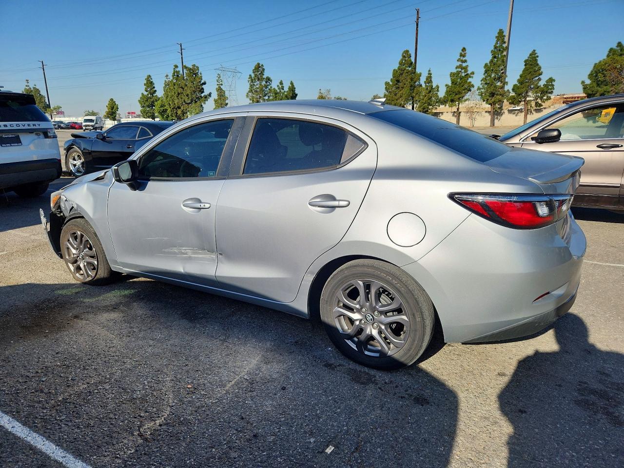 2019 Toyota Yaris Le - Фото 2