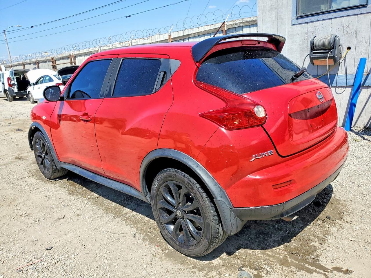 2014 Nissan Juke S - Фото 2