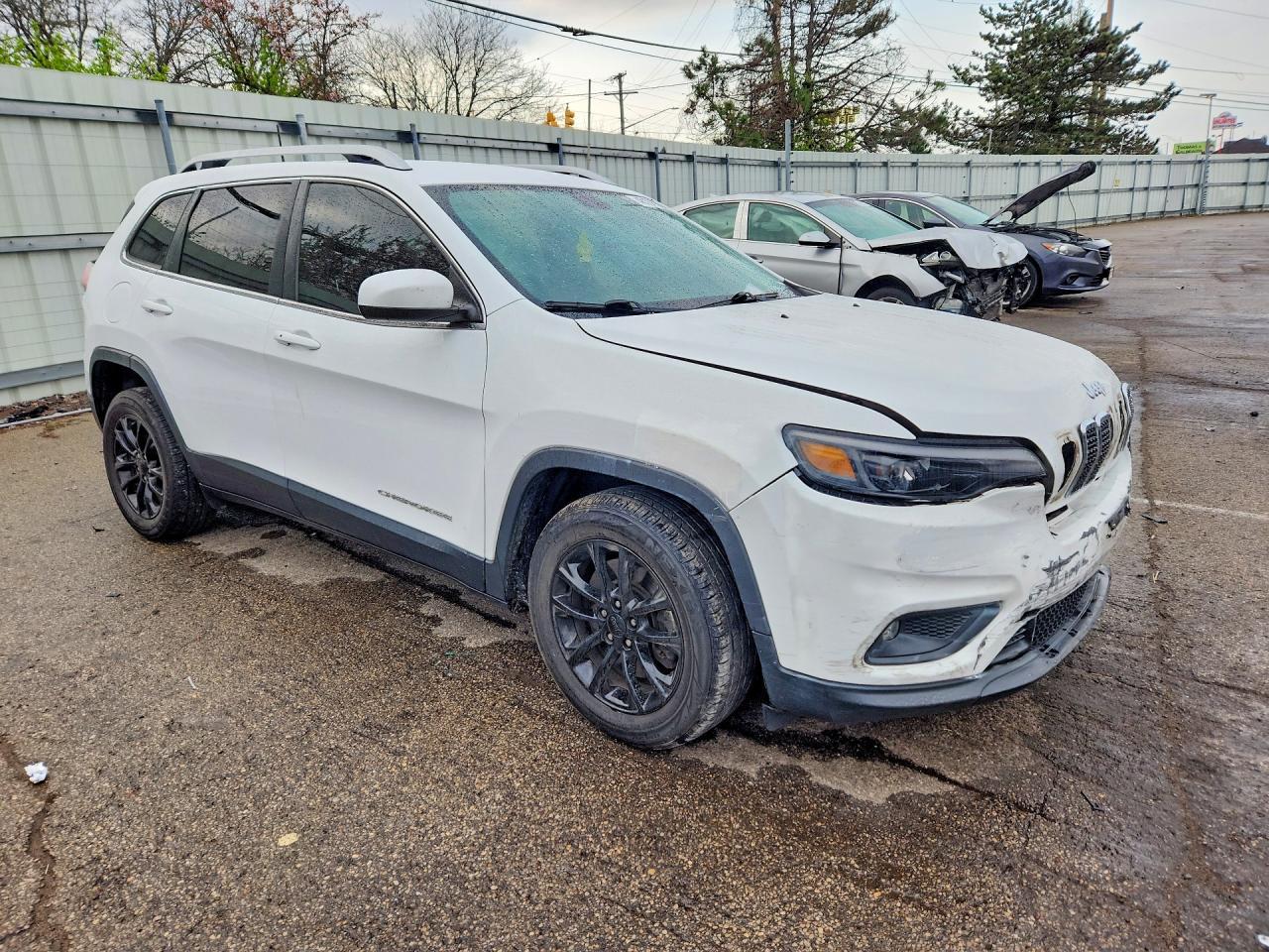 2019 Jeep Cherokee Latitude Plus - Image 4