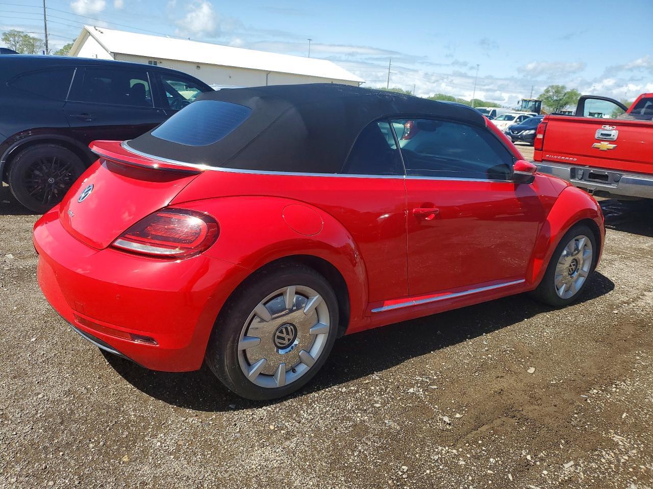 2018 Volkswagen Beetle S - Фото 3