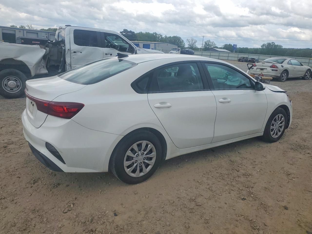 2024 Kia Forte Lx - Image 3