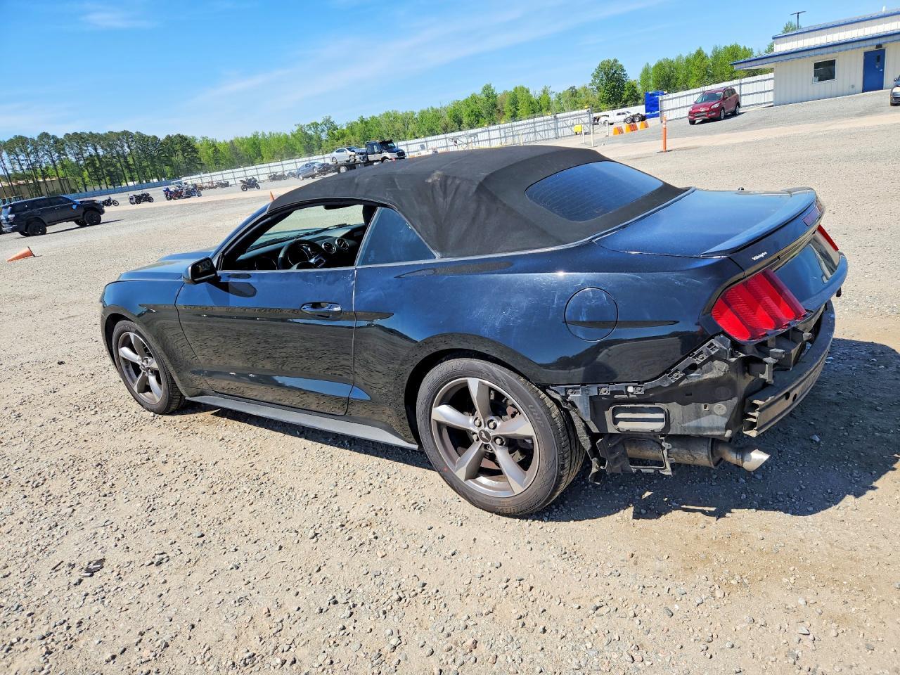 2017 Ford Mustang - Фото 2