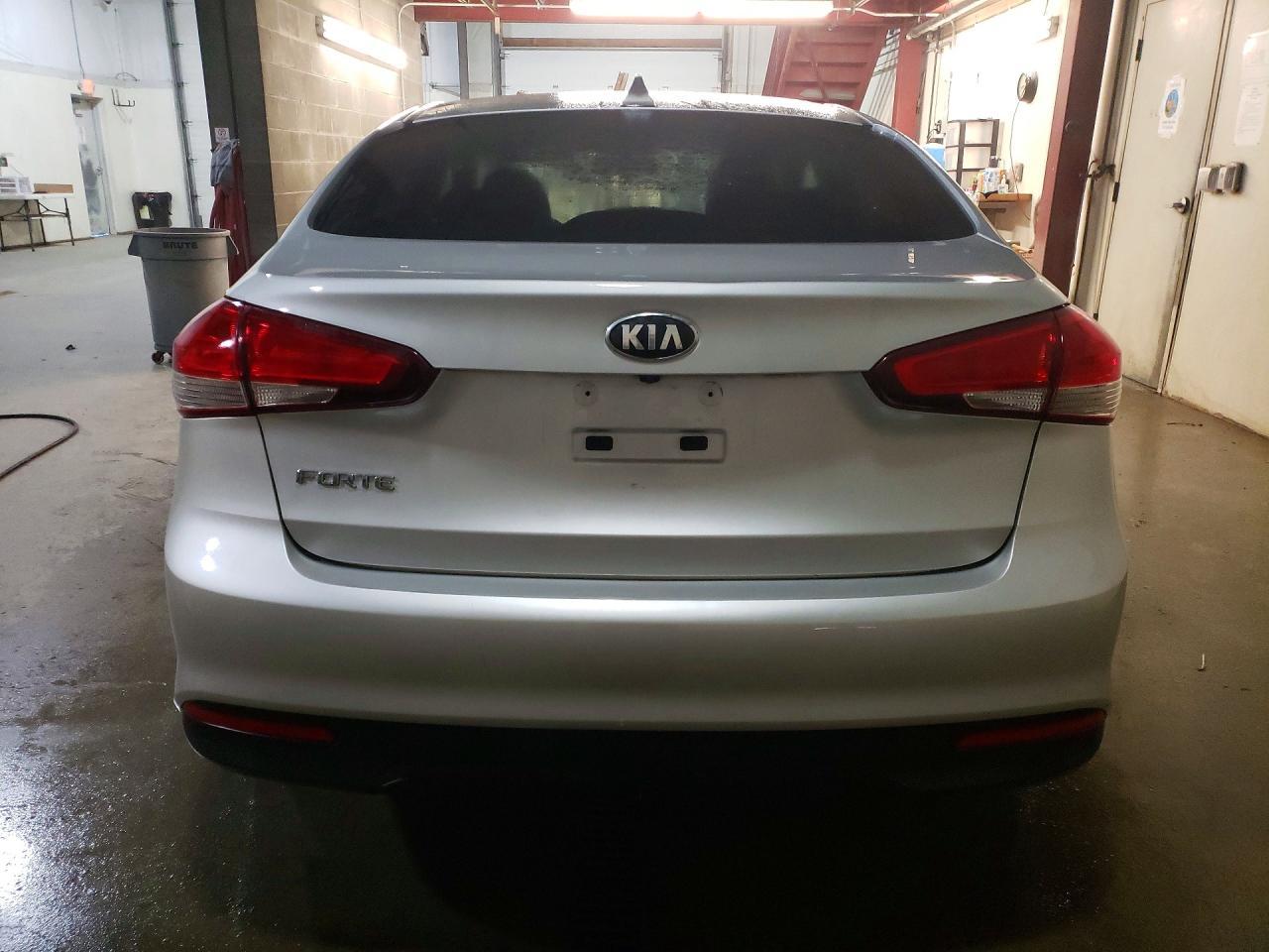2018 Kia Forte Lx - Image 6