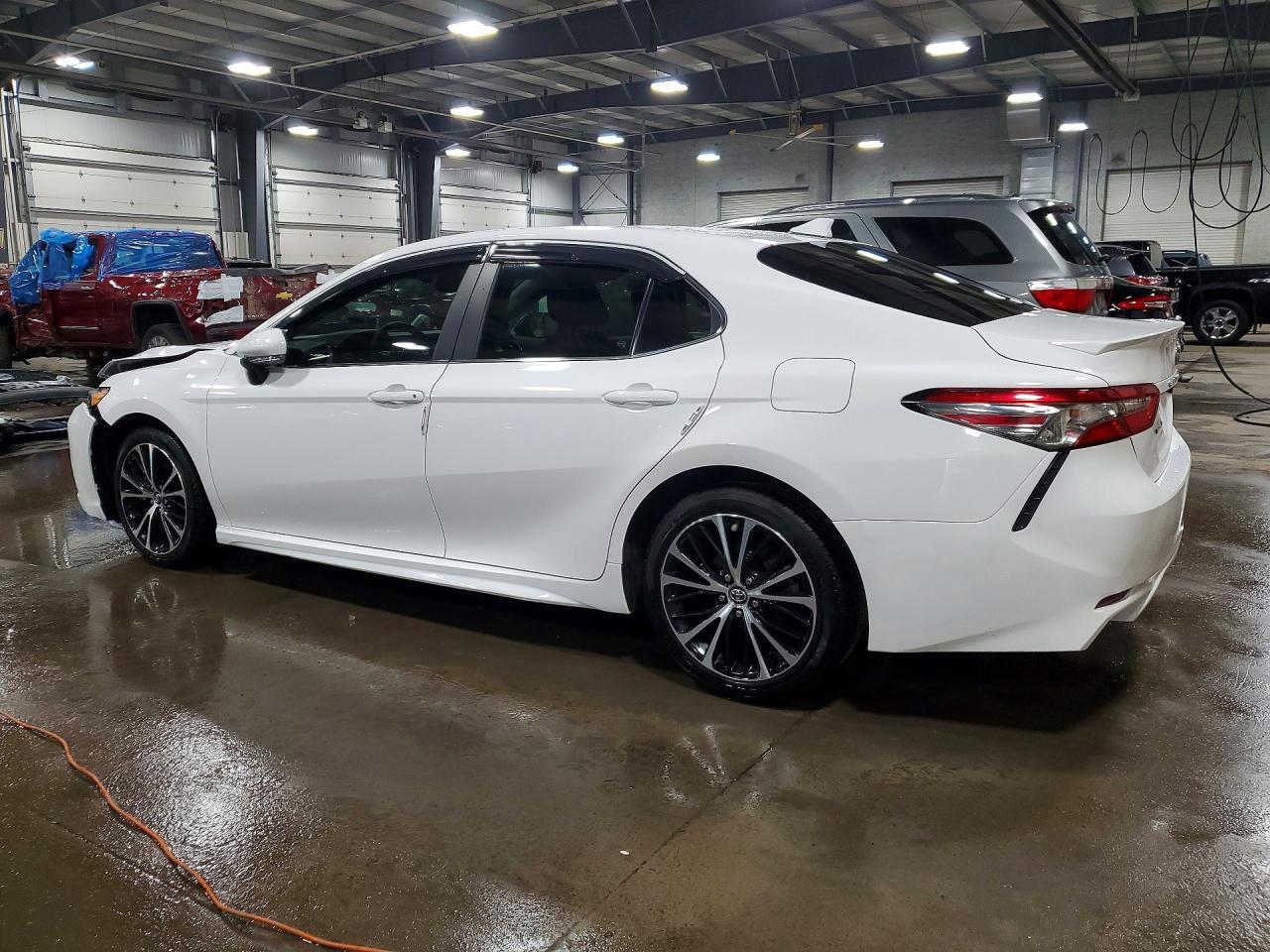 2018 Toyota Camry Se - Image 2
