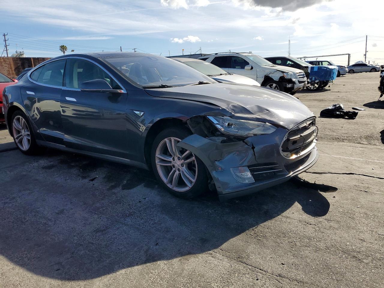 2015 Tesla Model S 85 - Фото 4