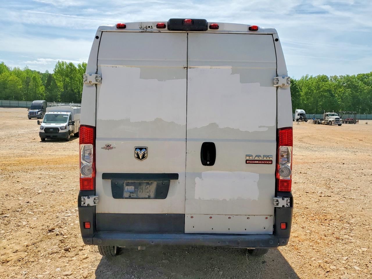 2021 Ram Promaster 2500 Delivery Van - Фото 6