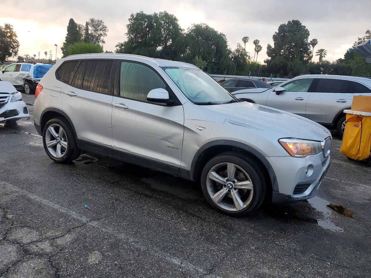 2017 BMW X3 Sdrive28I - Фото 4