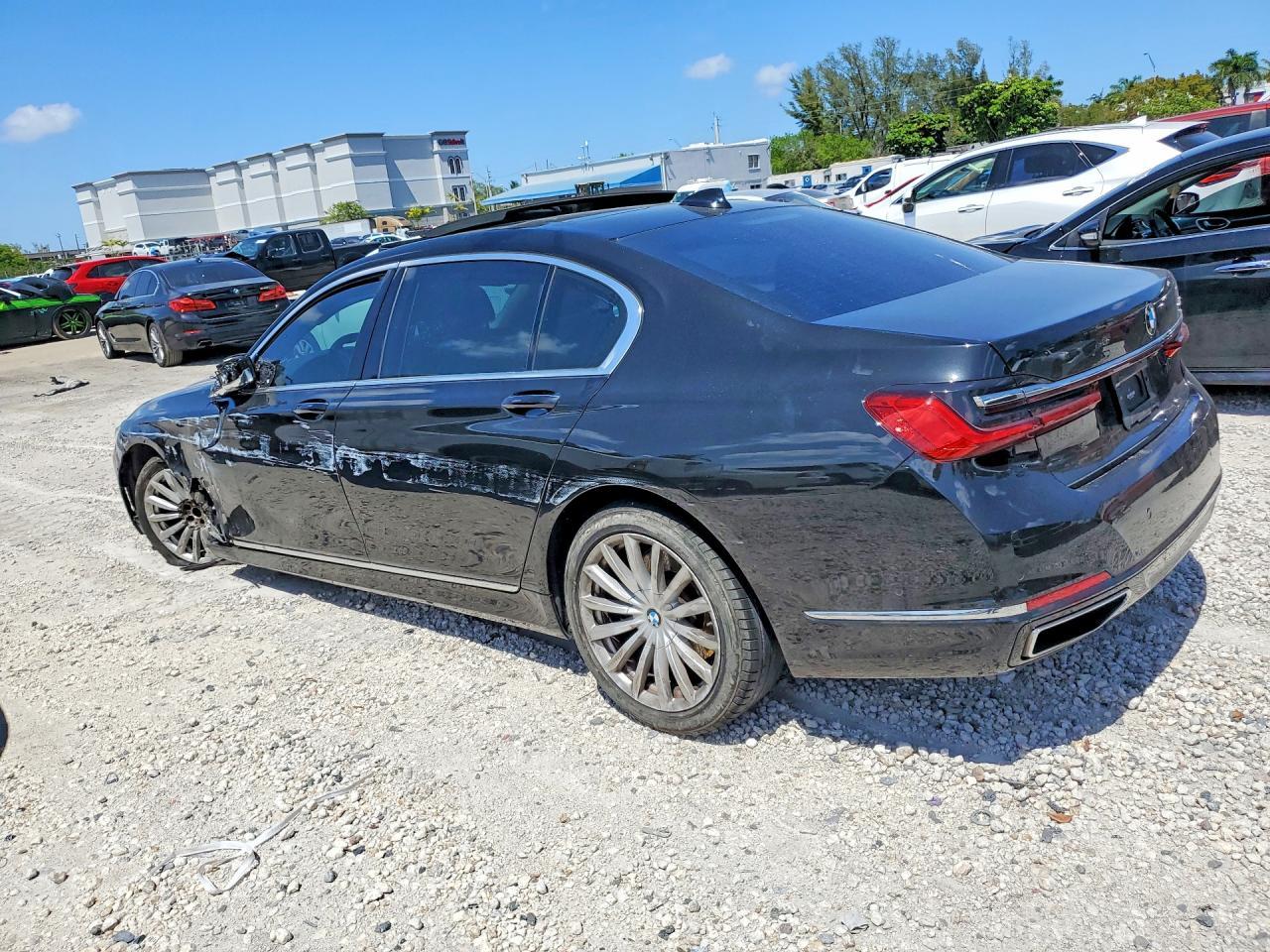 2022 BMW 740 I - Image 2