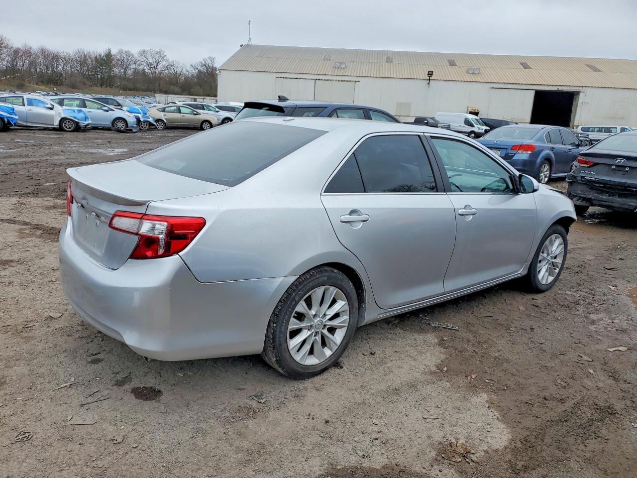 2012 Toyota Camry Hybrid Xle - Image 3