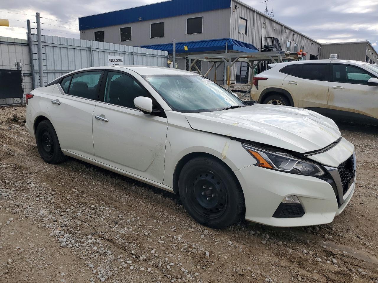 2020 Nissan Altima 4D - Фото 4