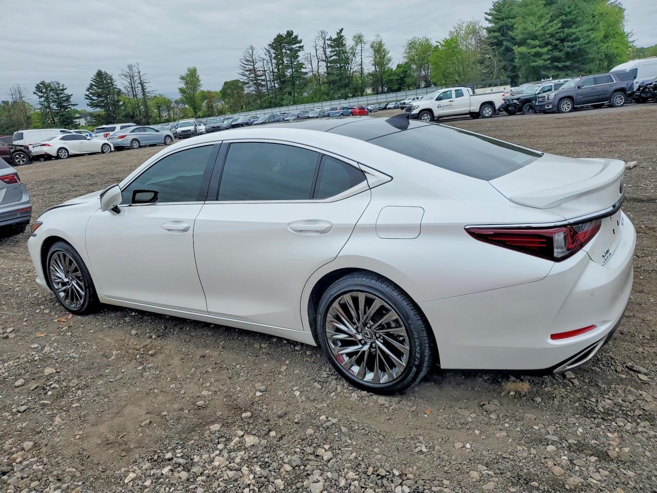 2025 Lexus Es 350 Ultra Luxury - Image 2