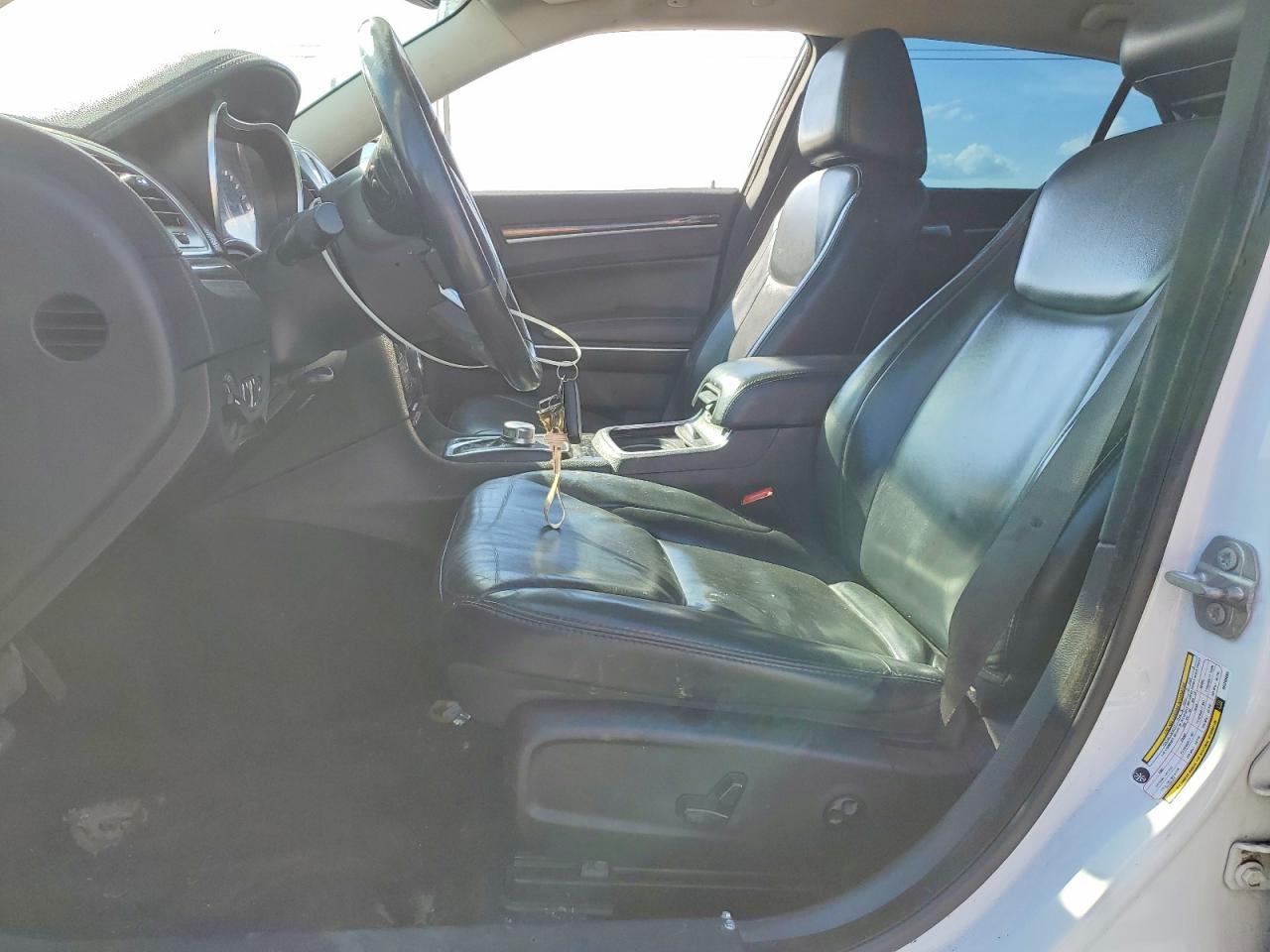 2016 Chrysler 300 Limited - Image 7