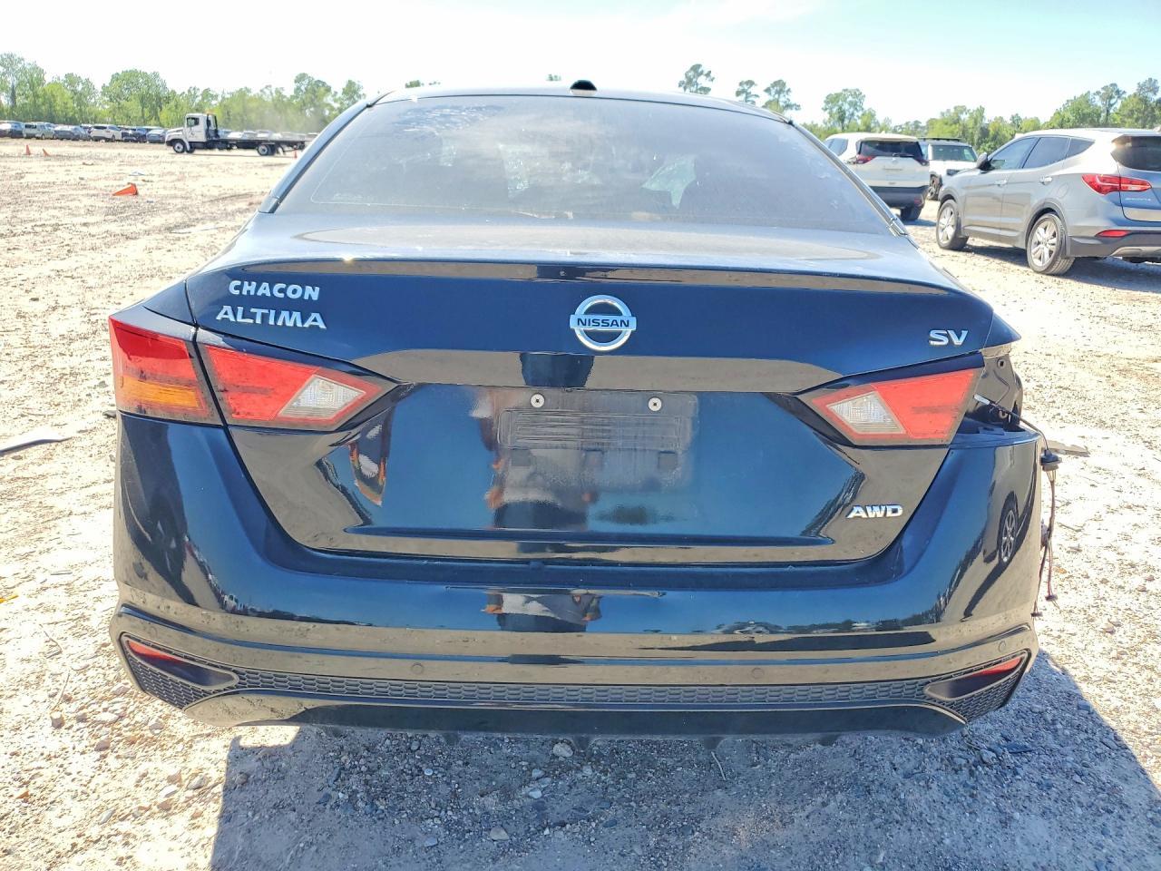 2022 Nissan Altima - Image 6
