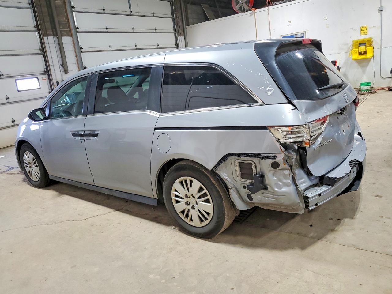 2016 Honda Odyssey Lx - Image 2